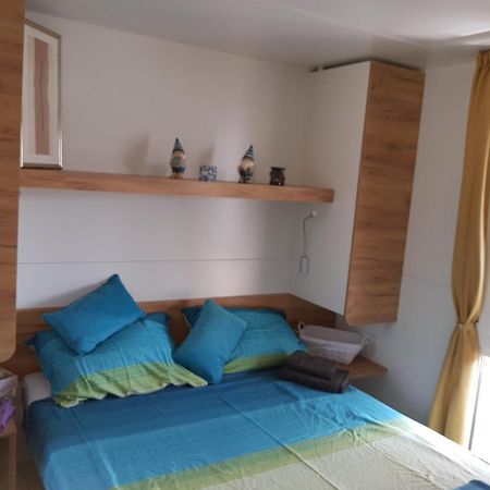 Mobile Home Pearl Of Murter Йезера Екстериор снимка